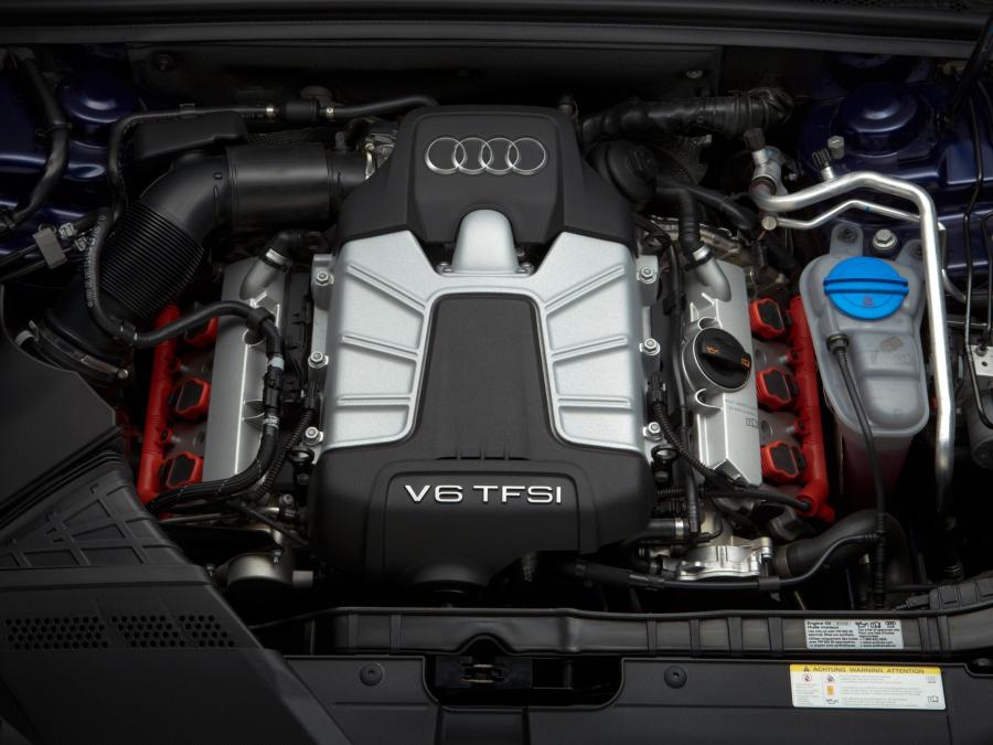 Моторный отсек Audi S5 Coupe 2012 года  (NA) (фото 7 из 16)
